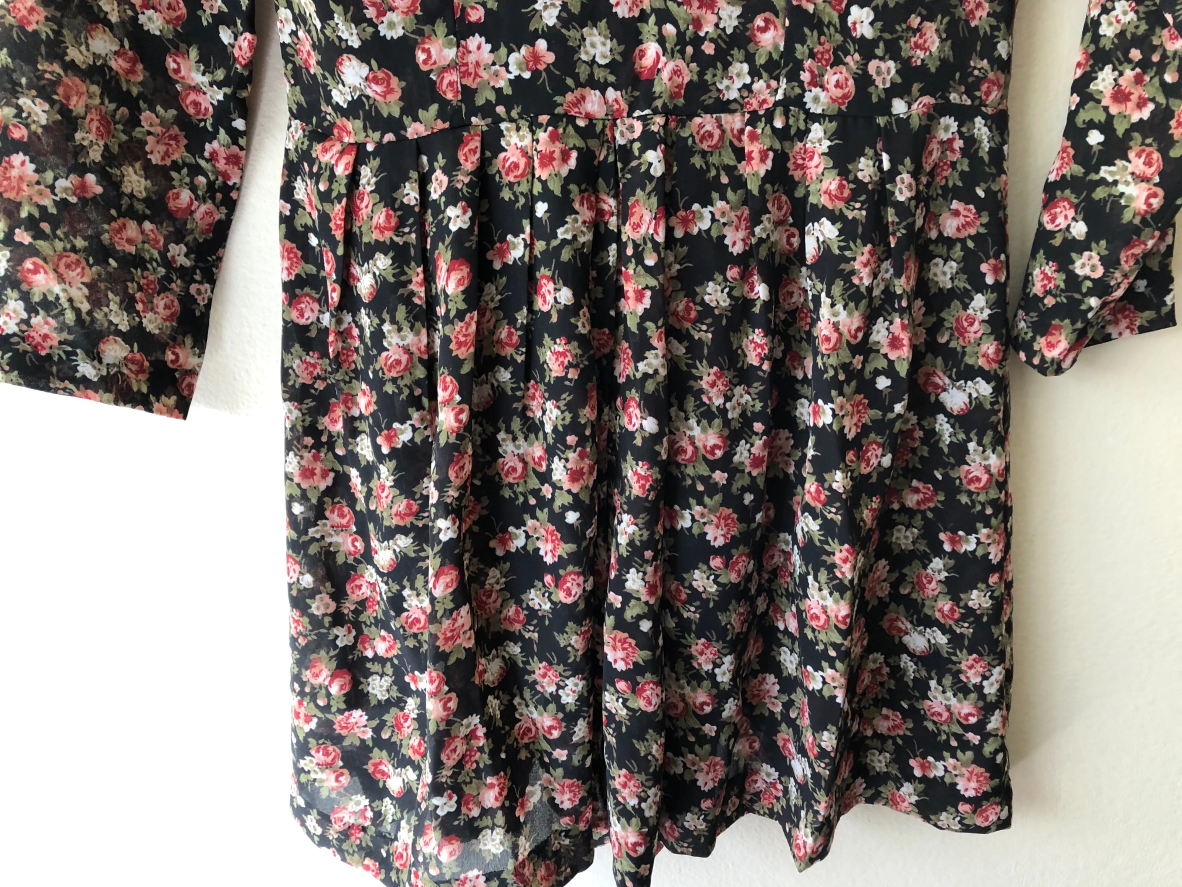 '90’s Grunge Floral Romper by Express