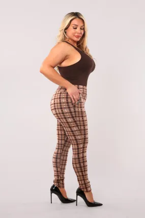 Plus Size Treggings With Zipper Pocket Trim - Tan & Brown Plaid Plus Size Treggings With Zipper Pocket Trim - Tan & Brown Plaid