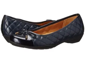 SOFTSPOTS Women's •PANOLA• Quilted Cap-toe Flat SOFTSPOTS Women's •PANOLA• Quilted Cap-toe Flat