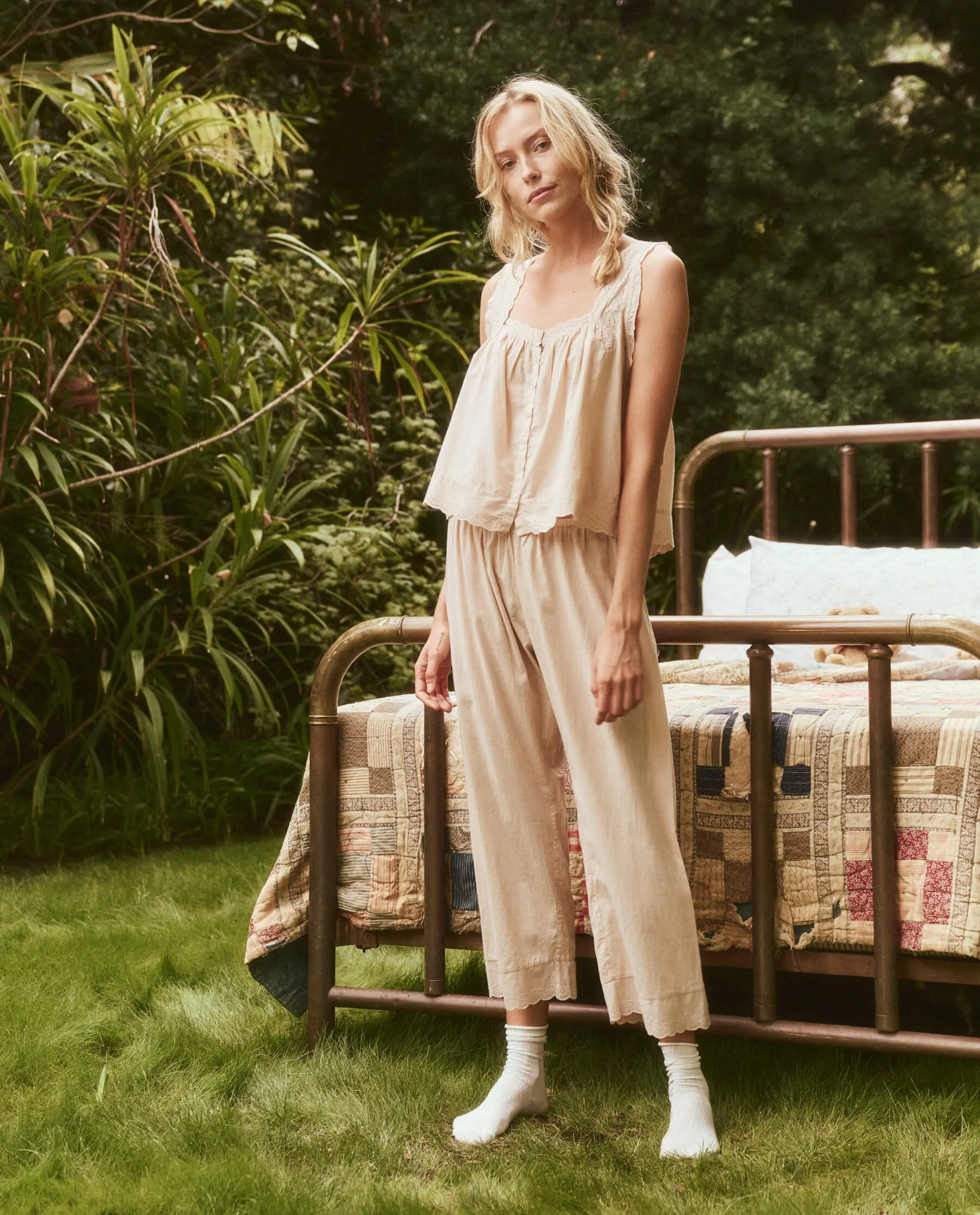 The Eyelet Tank. -- Soft Rosette